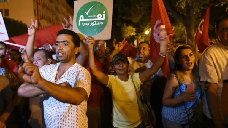 Référendum en Tunisie : victoire du « oui », échec d’une révolution ?