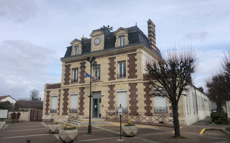 Yvelines : véhicules municipaux incendiés et tags contre le maire à Rosny-sur-Seine