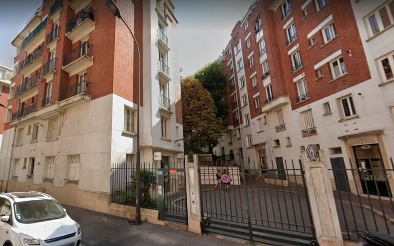 Paris : un homme poignardé à mort dans un hall d’immeuble