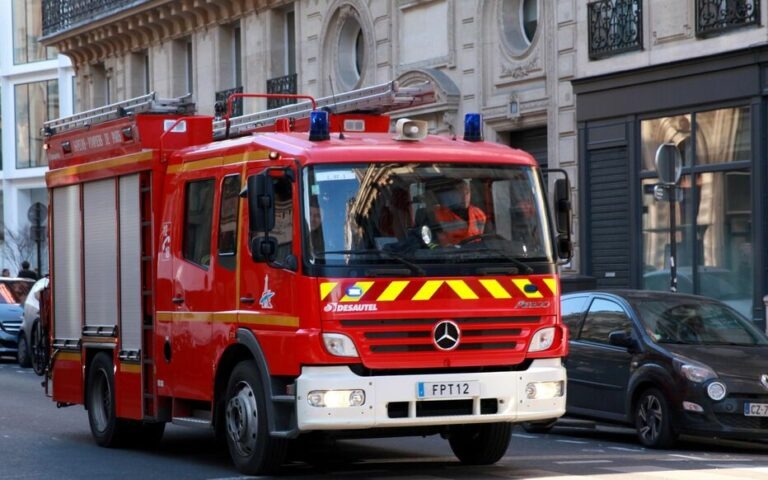 Paris : 156 sapeurs-pompiers secourent une vingtaine d’occupants d’un immeuble en feu