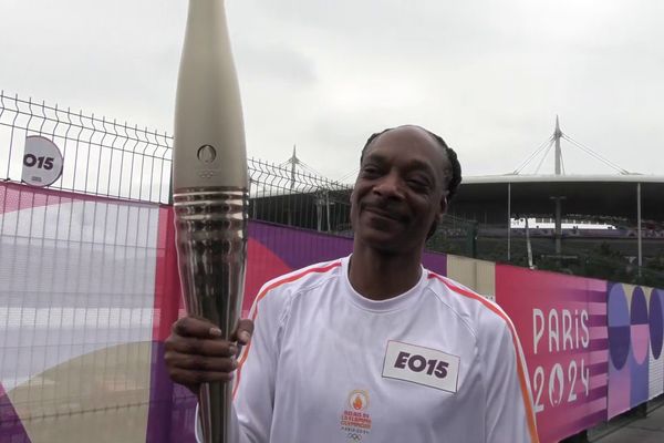 JO de Paris 2024 : Snoop Dogg a fait son relais à Saint-Denis, le défilé de stars continue