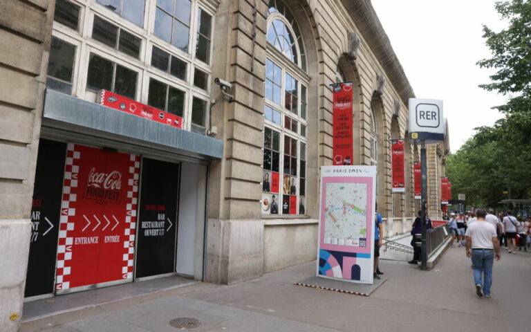 À Paris, Coca-Cola ferme son food court des Invalides plus tôt que prévu