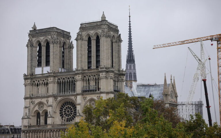 Notre-Dame de Paris : à un mois de la réouverture, où en est l’enquête sur l’incendie ?