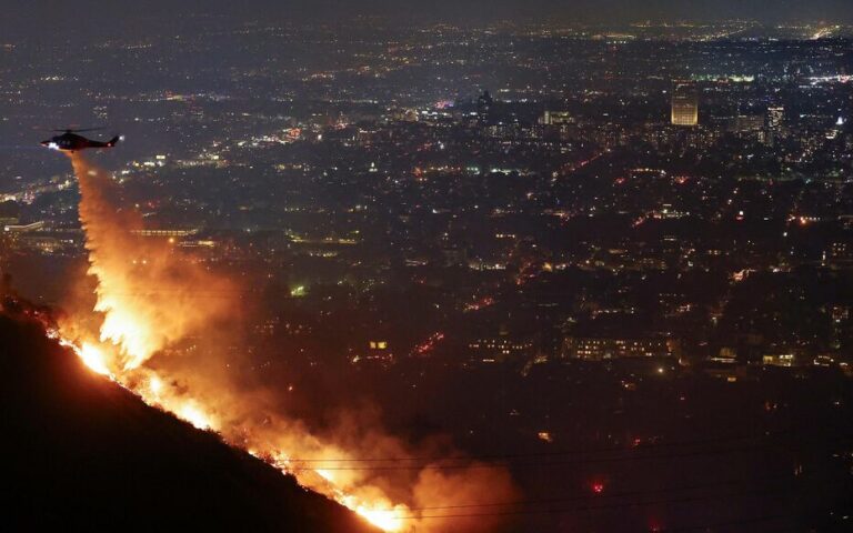 Incendies à Los Angeles : cinq morts, évacuations à Hollywood, « scènes de guerre »… situation apocalyptique en Californie